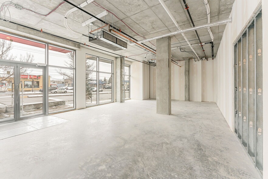 9160 Airlie, Montréal, QC for lease - Building Photo - Image 2 of 14