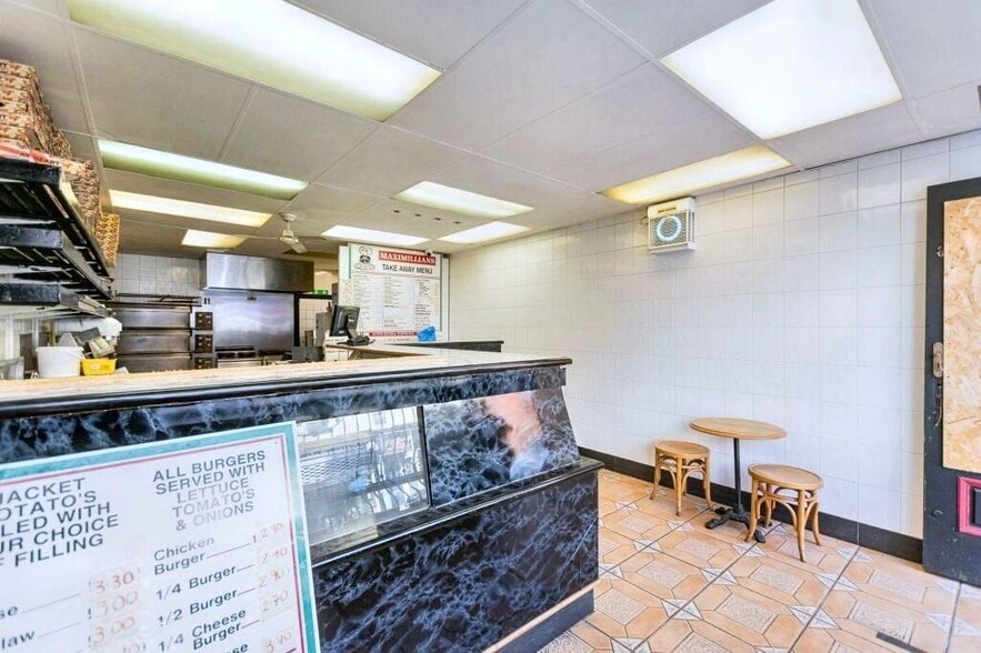 33 Railway Rd, Leigh for sale - Building Photo - Image 2 of 10