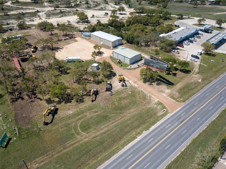 7748 E US Highway 290 portfolio of 2 properties for sale on LoopNet.com - Building Photo - Image 2 of 28