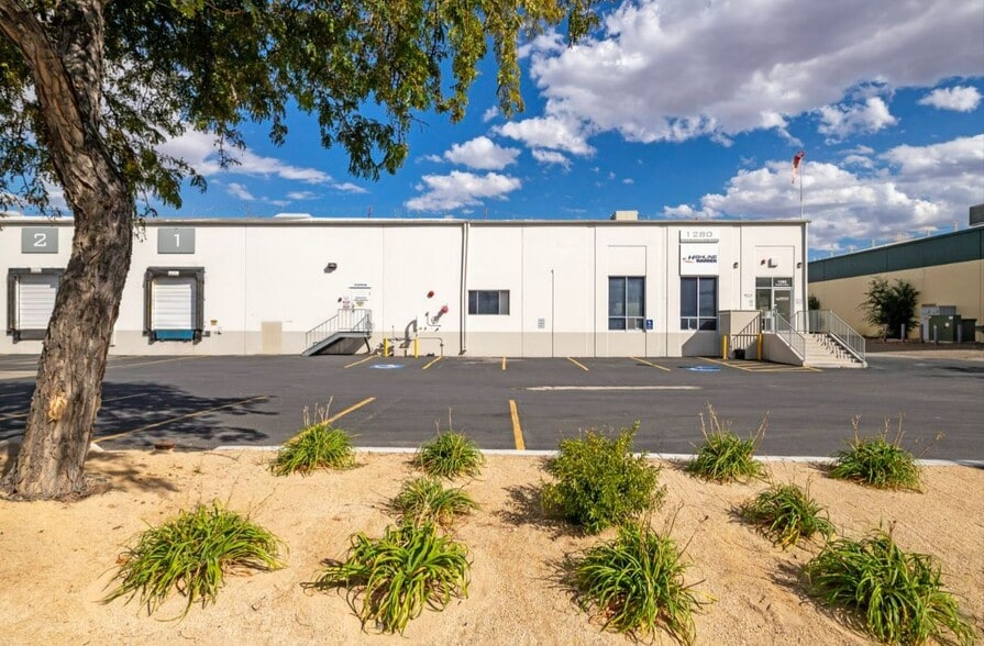 1280 Southern Way, Sparks, NV for lease - Building Photo - Image 1 of 2