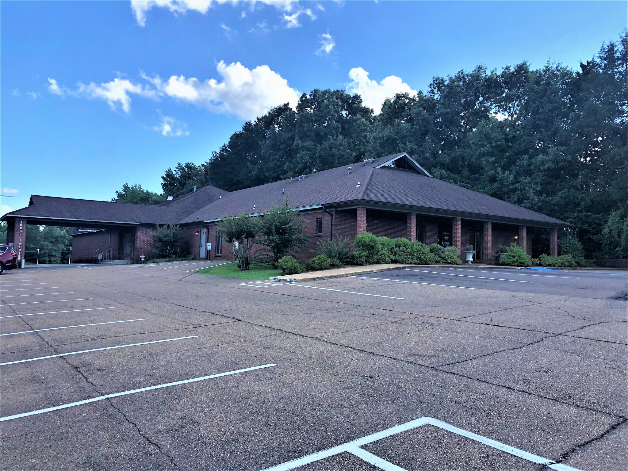 1308 Belk Blvd, Oxford, MS for sale Building Photo- Image 1 of 1