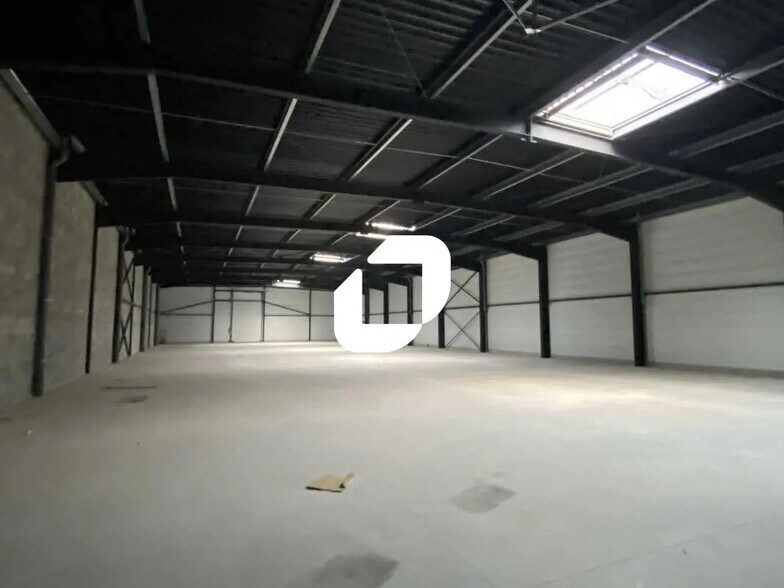 Office in Mauguio for lease - Interior Photo - Image 2 of 14