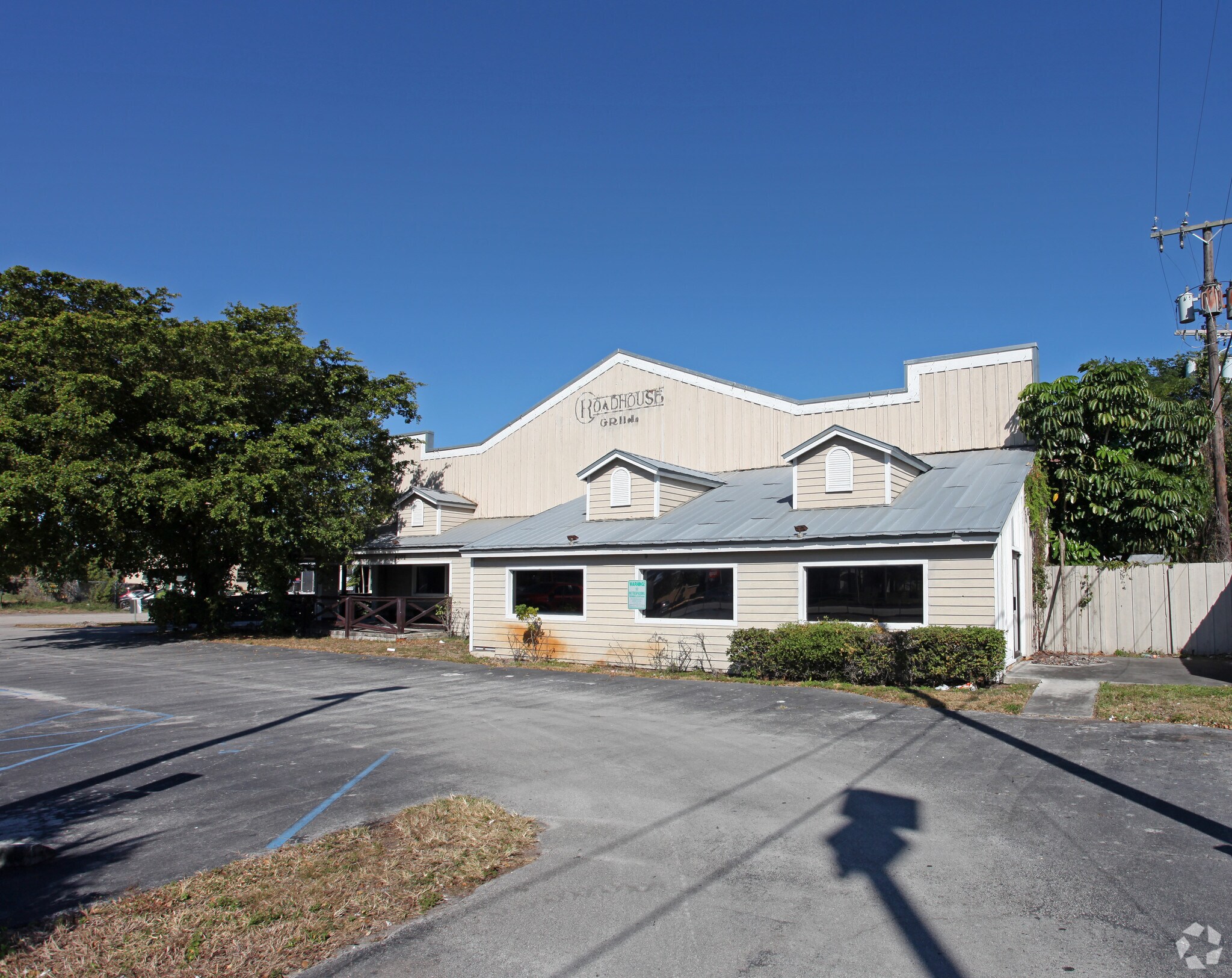 Discover 2025 Okeechobee Blvd, West Palm Beach: Hidden Gems Revealed - 31j7vs1
