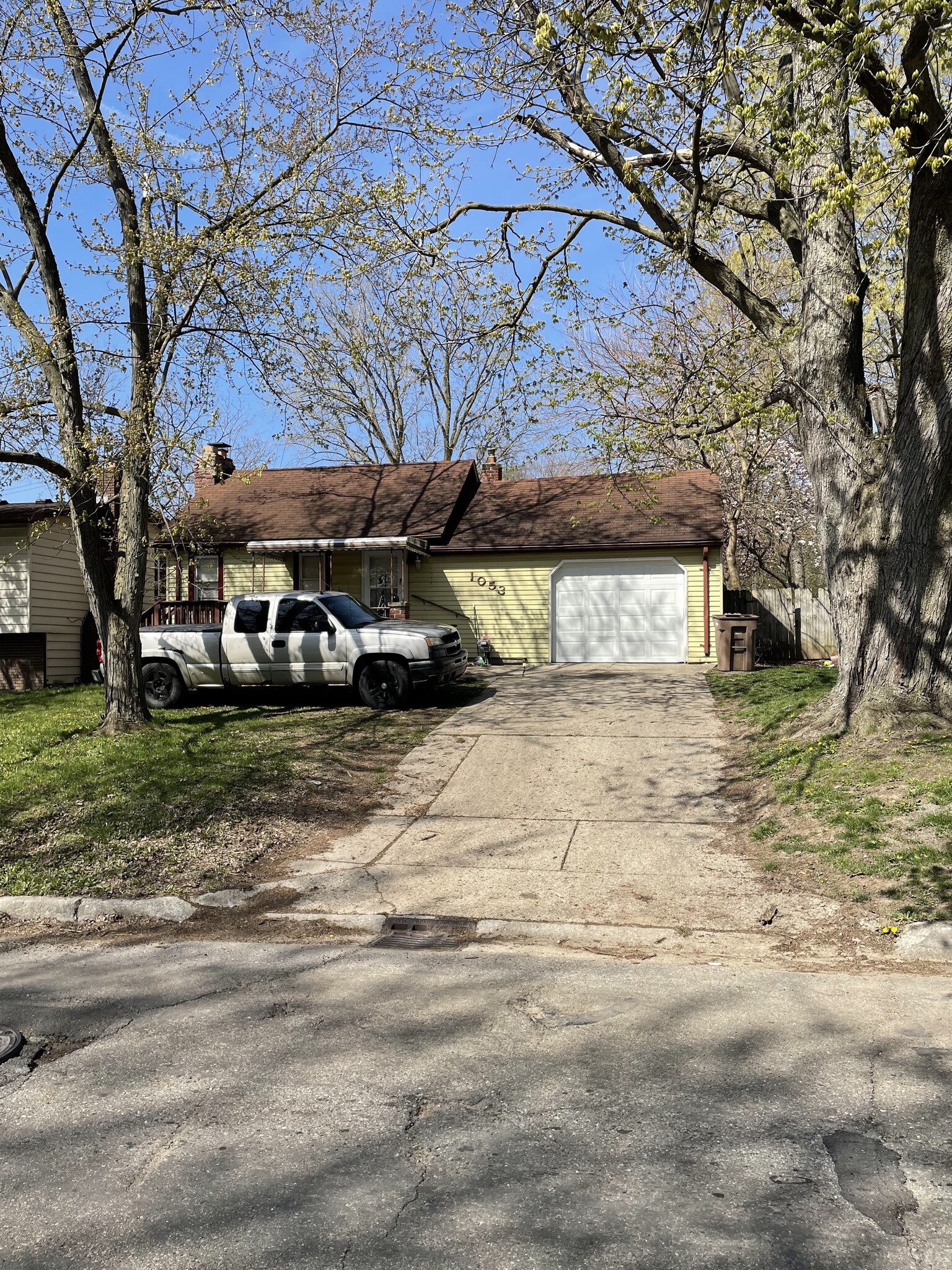 1053 Cherrylawn Dr, Pontiac, MI for sale Primary Photo- Image 1 of 1