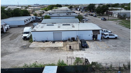 4212 Garland Dr, Haltom City, TX for lease - Building Photo - Image 3 of 9