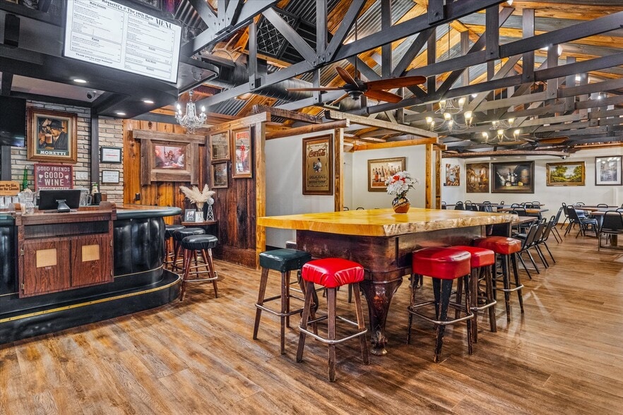 4462 Highway 4, Avery, CA for sale - Interior Photo - Image 2 of 40