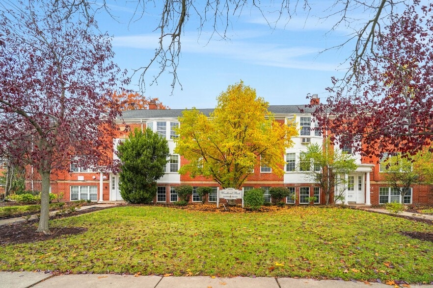 Auction-Foreclosure Judgment | Shaker Sq portfolio of 13 properties for sale on LoopNet.com - Building Photo - Image 3 of 18