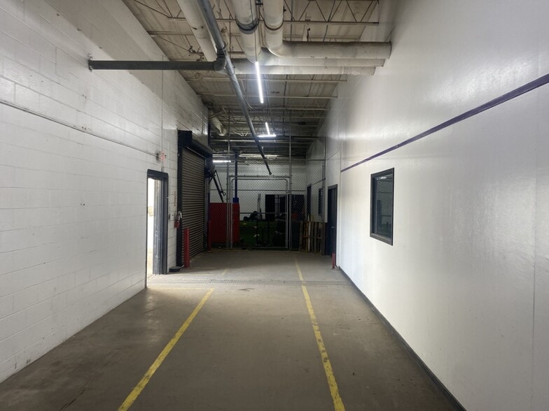 2930 W Pafford St, Fort Worth, TX for lease - Interior Photo - Image 3 of 17