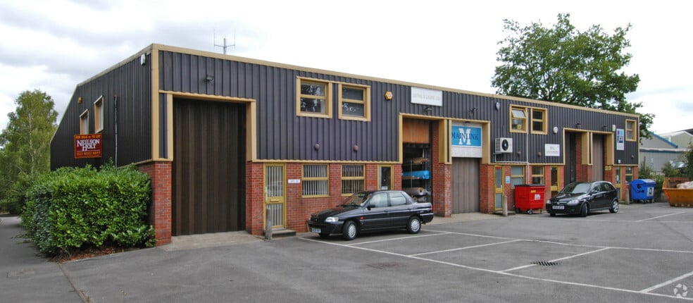 School Close, Eastleigh for sale - Primary Photo - Image 1 of 1