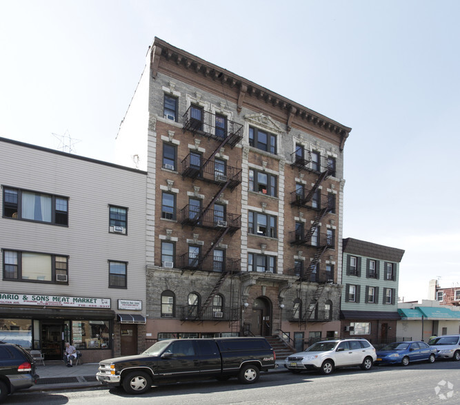 656 Metropolitan Ave, Brooklyn, NY for sale - Primary Photo - Image 1 of 1