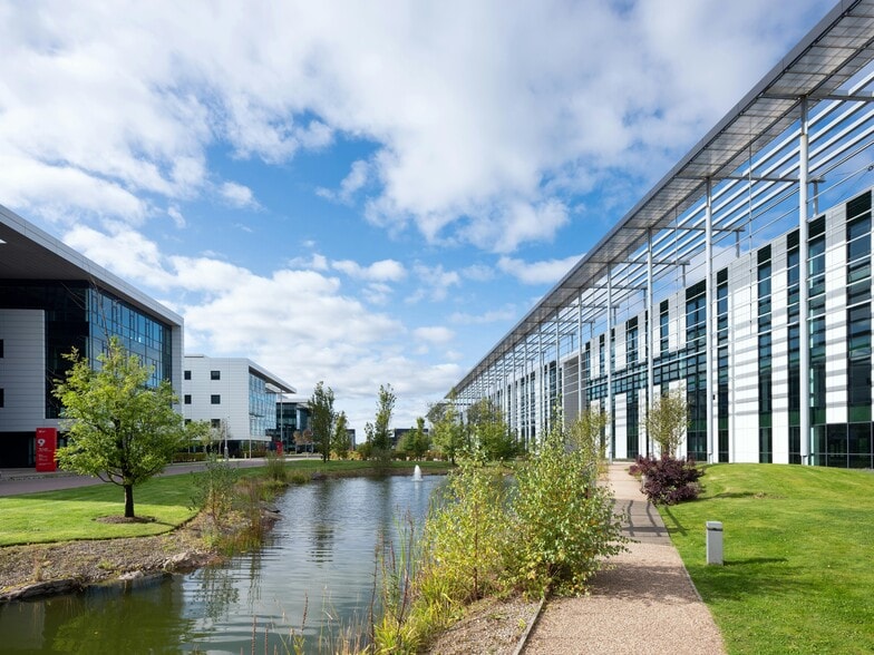 Parklands Av, Holytown for lease - Building Photo - Image 2 of 6