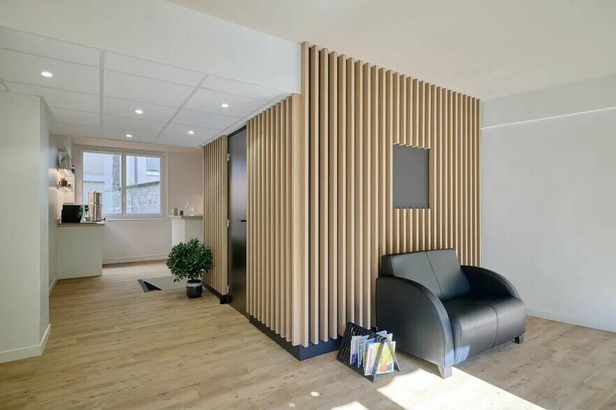 Office in Paris for lease - Building Photo - Image 3 of 11