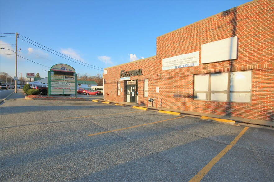 840 Cumberland Hill Rd, Woonsocket, RI for lease - Building Photo - Image 3 of 5