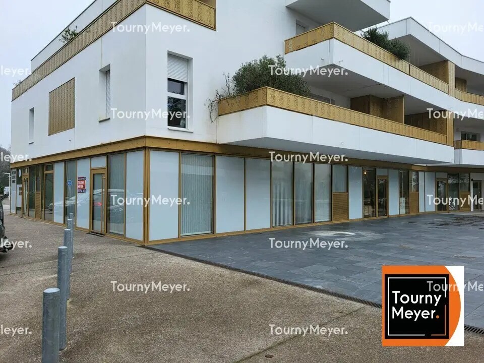 Retail in Capbreton for lease Building Photo- Image 1 of 3