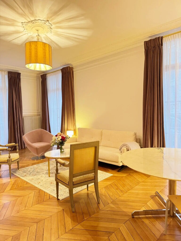 Location Bureaux 120 m² - Photo 1