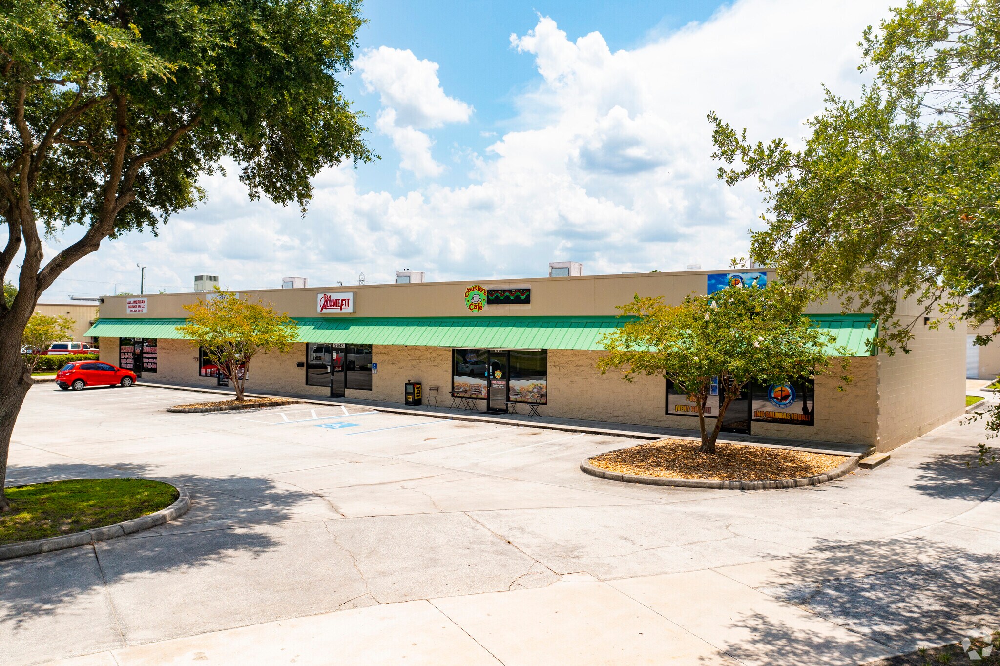 9621-9647 Palm River Rd, Tampa, FL for lease Building Photo- Image 1 of 15