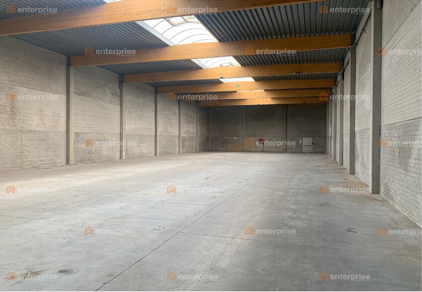 Flex in Cysoing for sale - Building Photo - Image 2 of 7