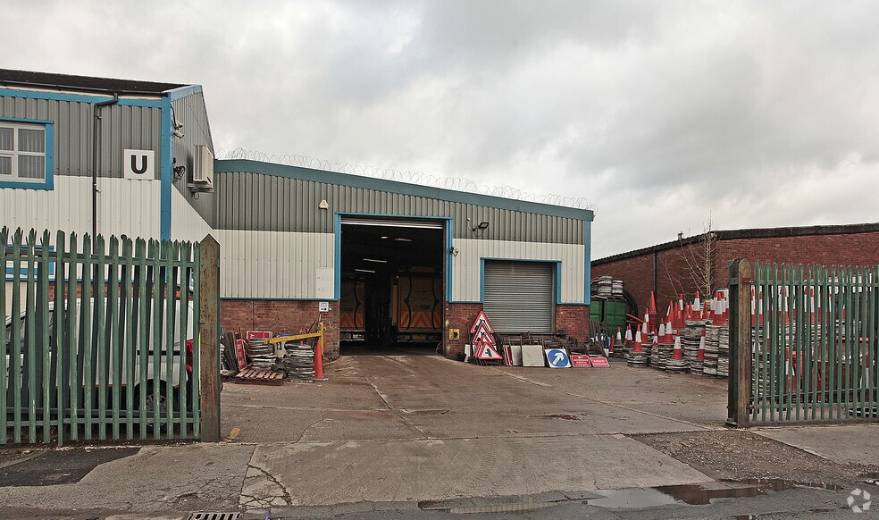 Highfield St, Manchester for lease - Building Photo - Image 2 of 3