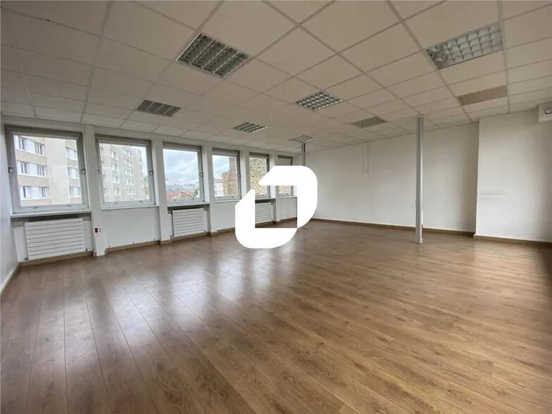Office in Montreuil for lease - Interior Photo - Image 3 of 4