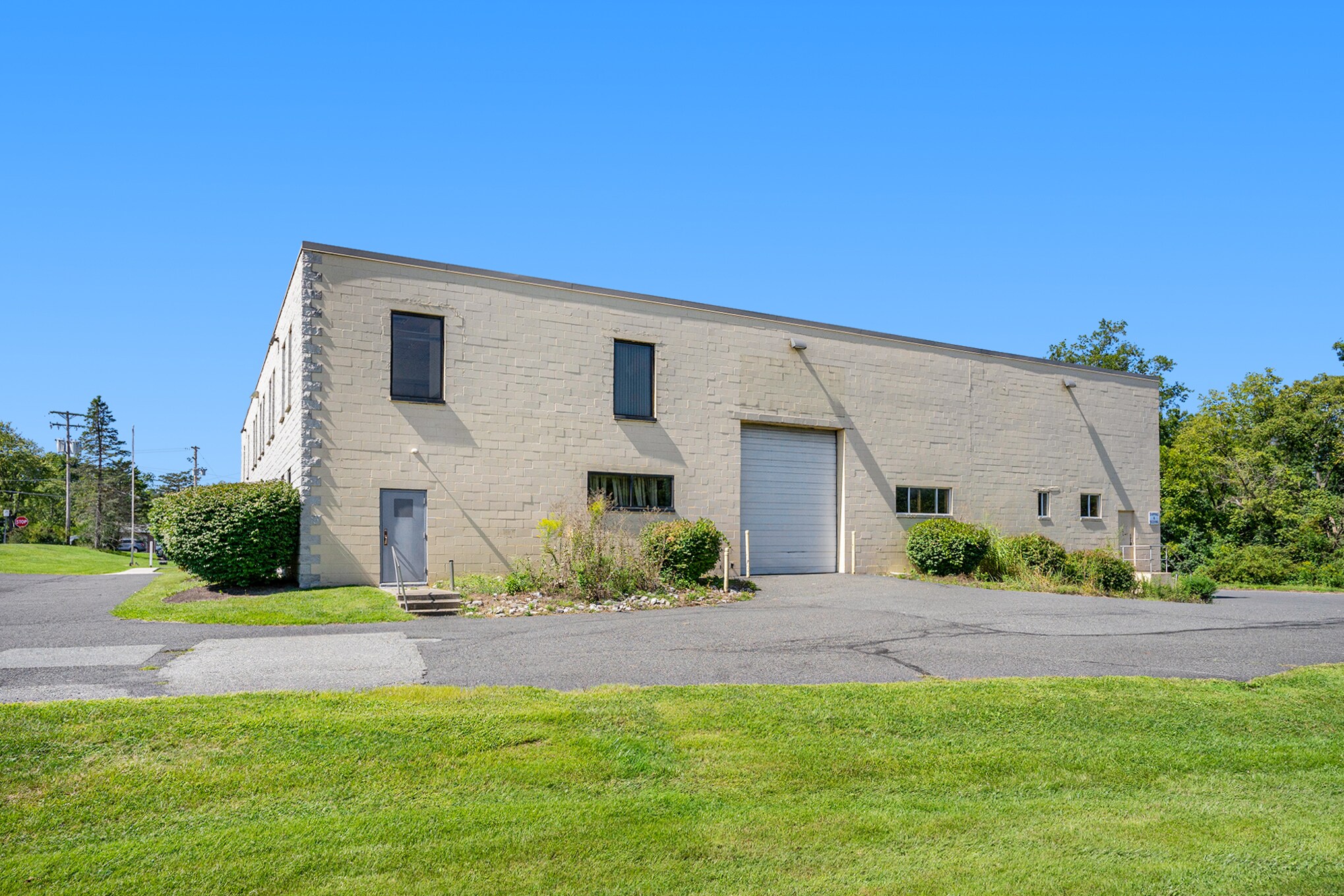 1090 N Reading Ave, Boyertown, PA for sale Primary Photo- Image 1 of 1