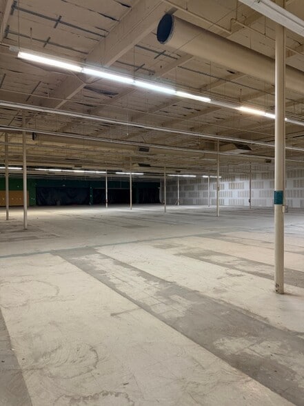 Ming Ave, Bakersfield, CA for lease - Building Photo - Image 2 of 27