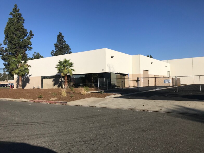 1111 E Locust St, Ontario, CA for lease - Building Photo - Image 2 of 3