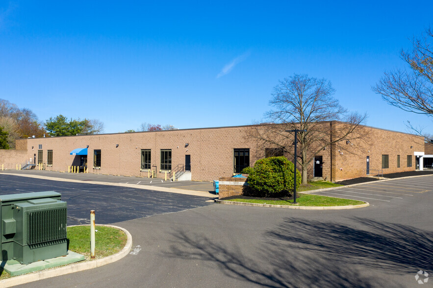 10 E Stow Rd, Marlton, NJ for lease - Building Photo - Image 2 of 4