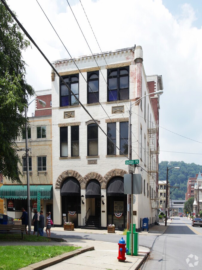 132 Gazebo Park, Johnstown, PA 15901