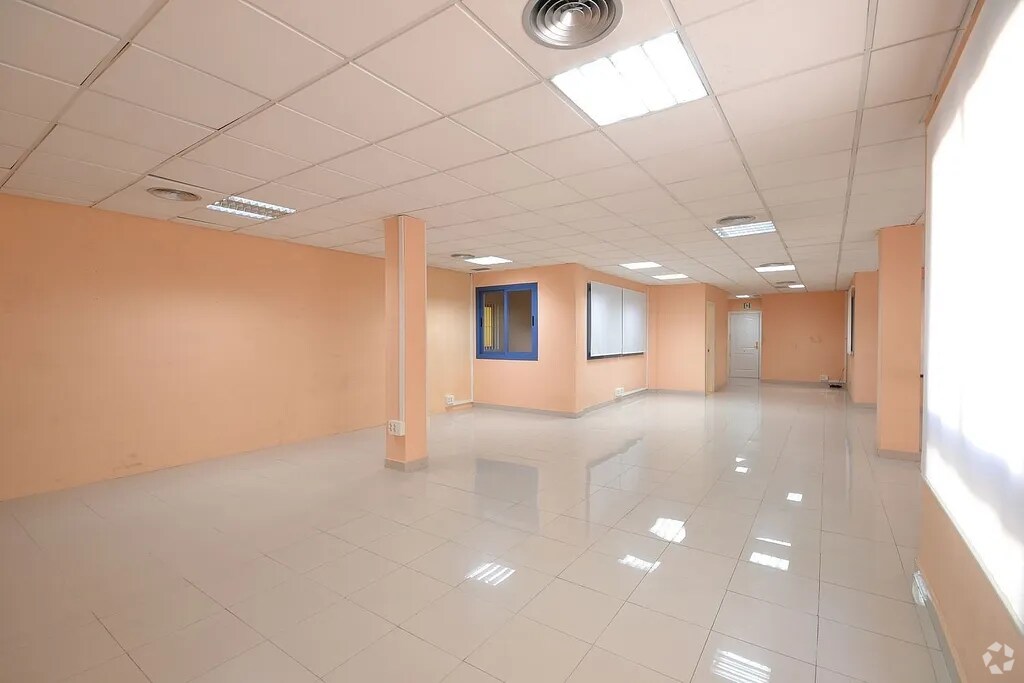 Multifamily in Madrid, Madrid for sale Interior Photo- Image 1 of 1