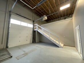 6850 52 Av, Red Deer, AB for lease Interior Photo- Image 2 of 10