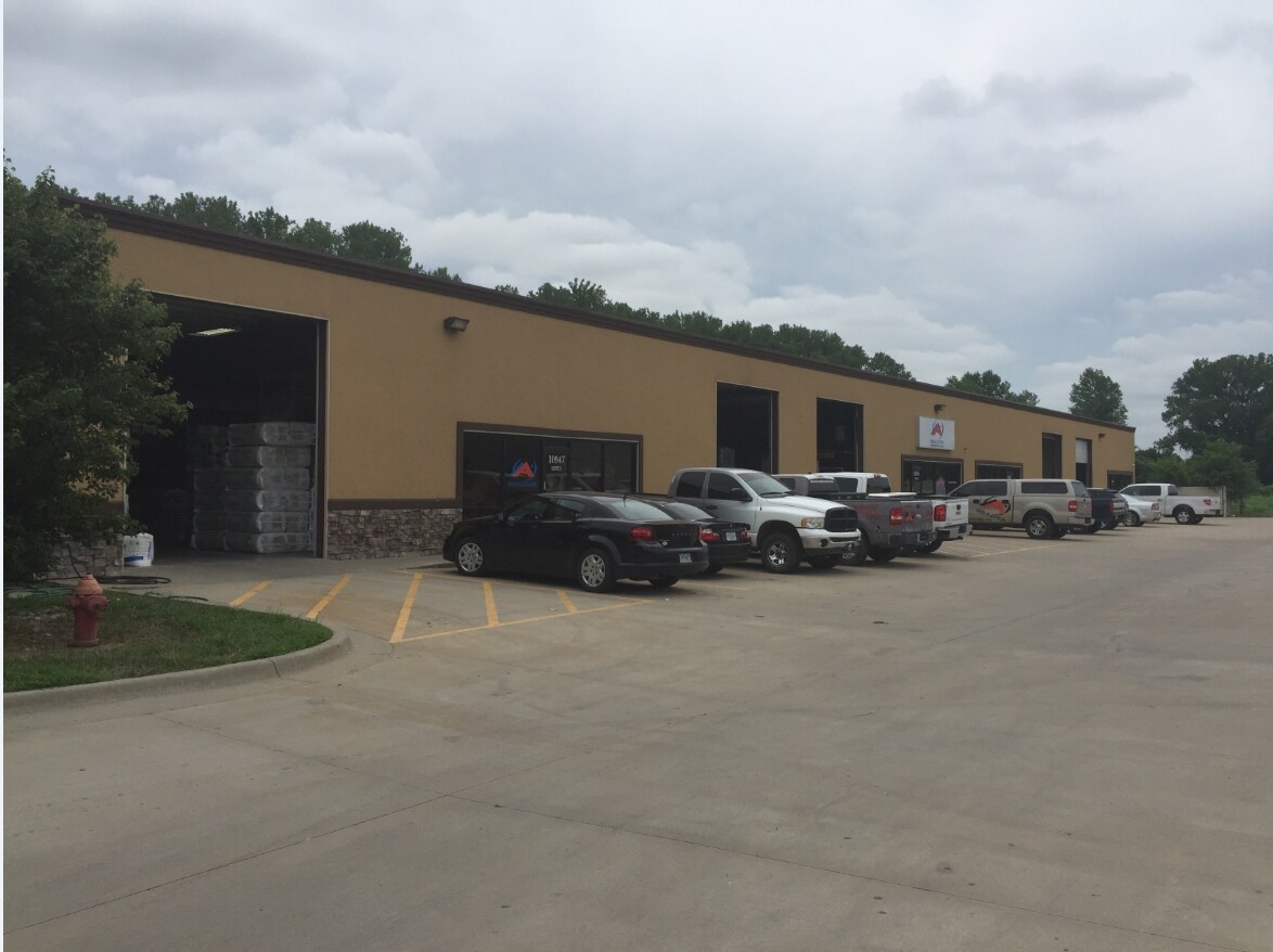 Industrial in Edwardsville, KS for sale Primary Photo- Image 1 of 1