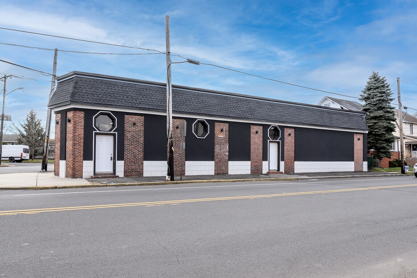 305 N Stiles St, Linden, NJ 07036