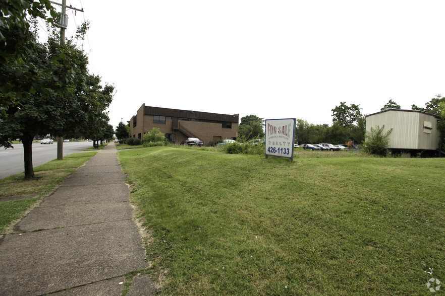 2215 W Broadway, Louisville, KY for sale - Primary Photo - Image 1 of 1