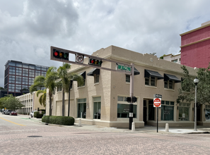321-325 S Dixie Hwy, West Palm Beach, FL for lease Building Photo- Image 2 of 2