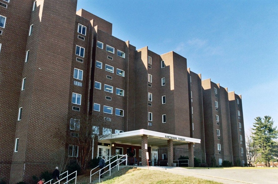 5300 Hawthorne Rd, Roanoke, VA for sale - Primary Photo - Image 1 of 1