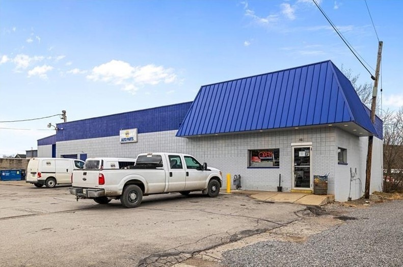 Dollar General & NAPA Portfolio portfolio of 3 properties for sale on LoopNet.com - Primary Photo - Image 3 of 3