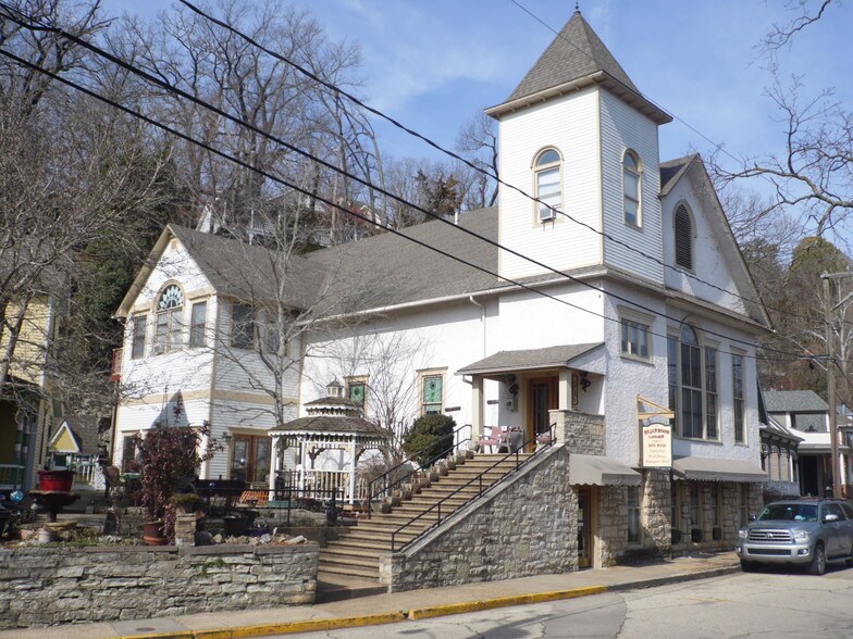156-160 Spring St, Eureka Springs, AR for sale - Building Photo - Image 1 of 1