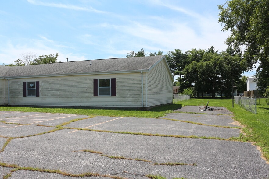 3001 W Lafayette Ave, Jacksonville, IL for sale - Building Photo - Image 2 of 23