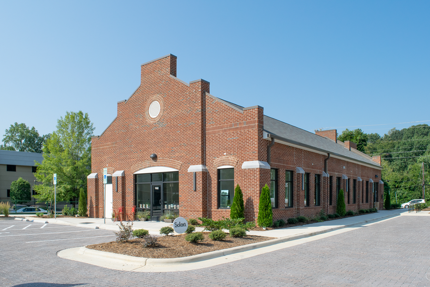 501 S Greensboro St, Carrboro, NC for lease - Building Photo - Image 2 of 3