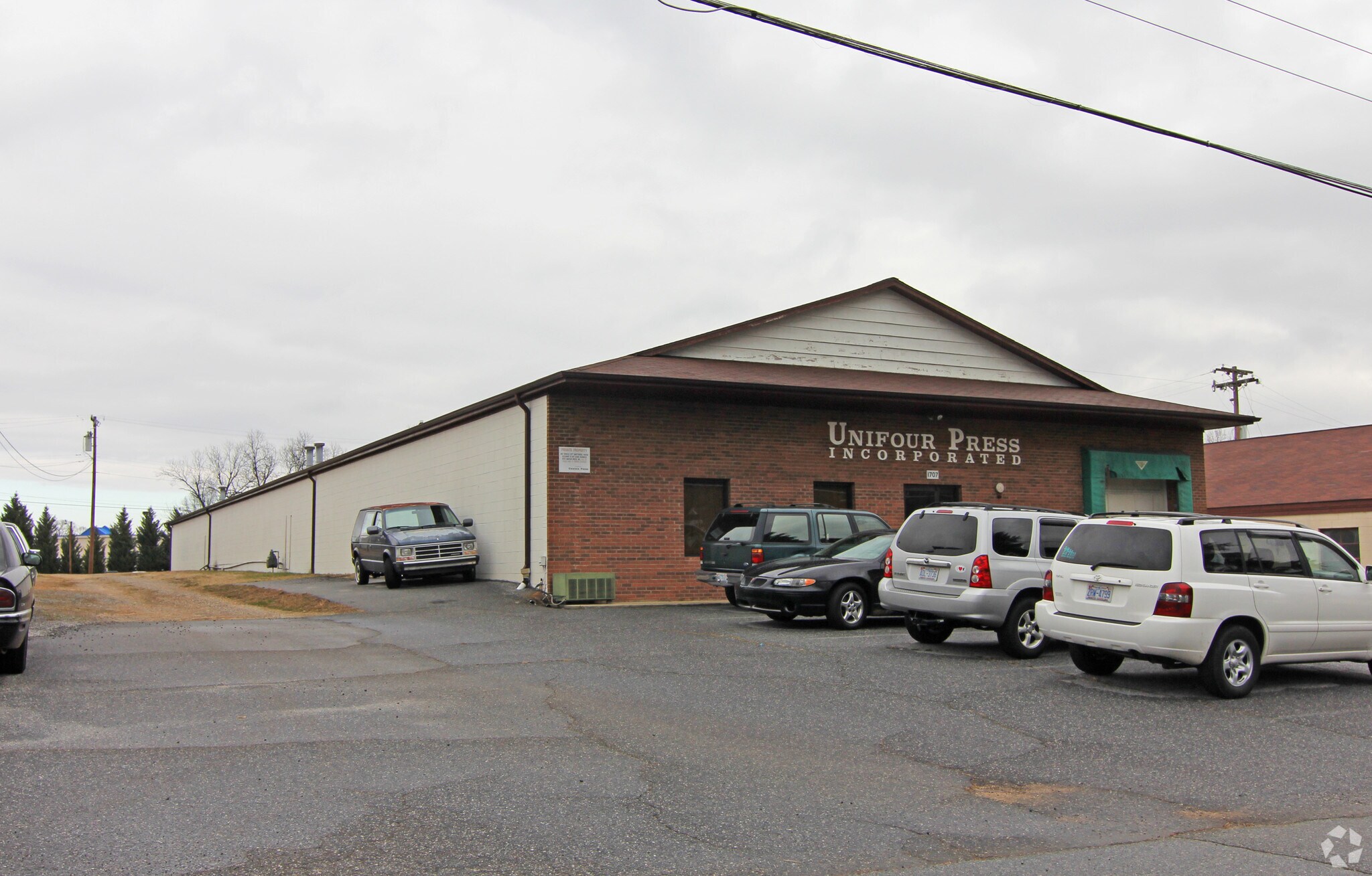 1707 10th Ave NE, Hickory, NC for sale Primary Photo- Image 1 of 1
