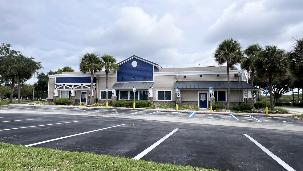 20 Towne Center Cir, Sanford, FL for lease - Building Photo - Image 2 of 4