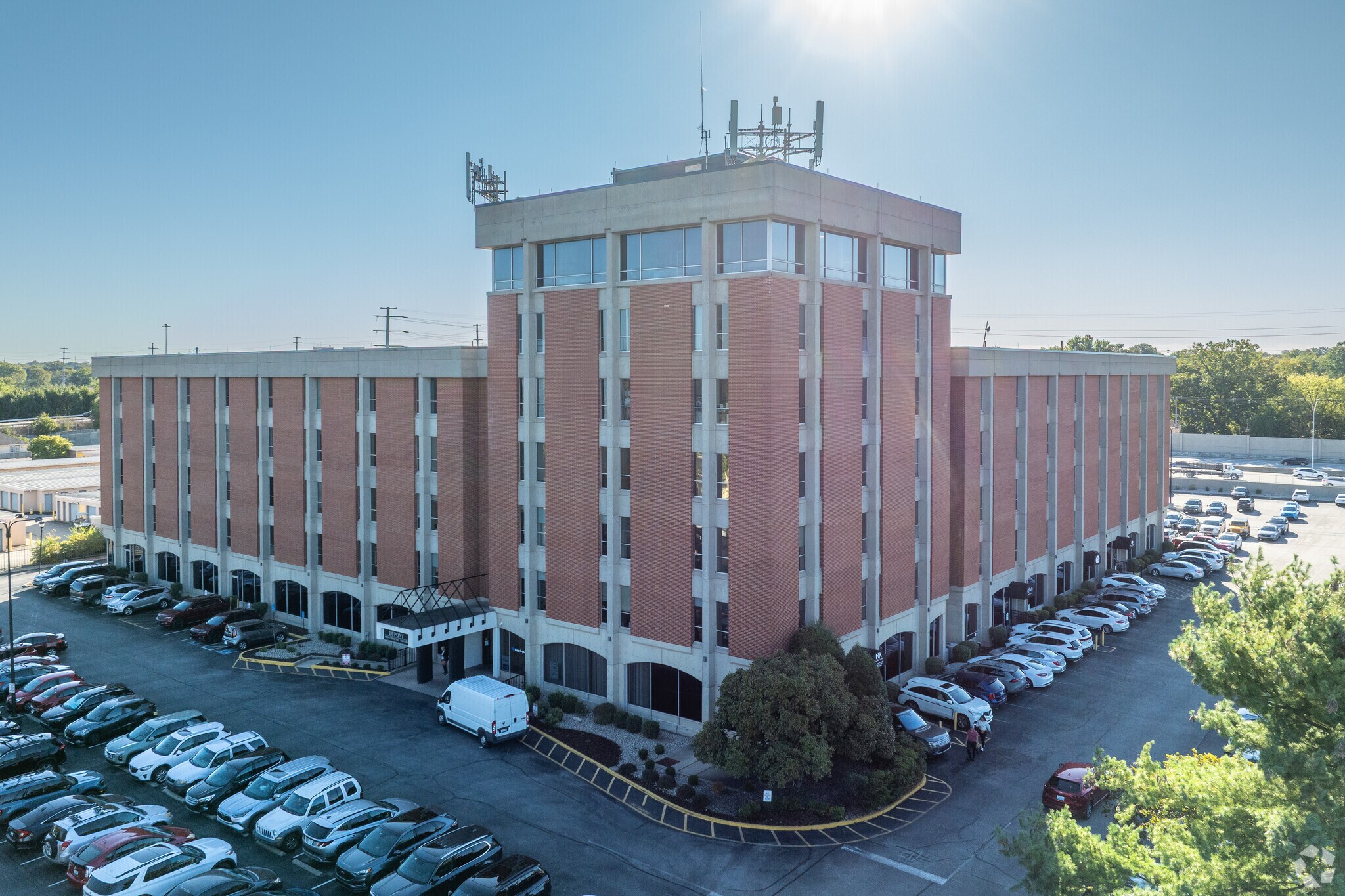 4010 DuPont Cir, Louisville, KY for sale Primary Photo- Image 1 of 1