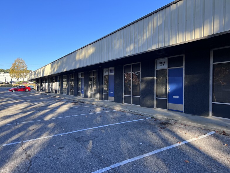 25 W Oxmoor Rd, Birmingham, AL for lease - Building Photo - Image 1 of 8