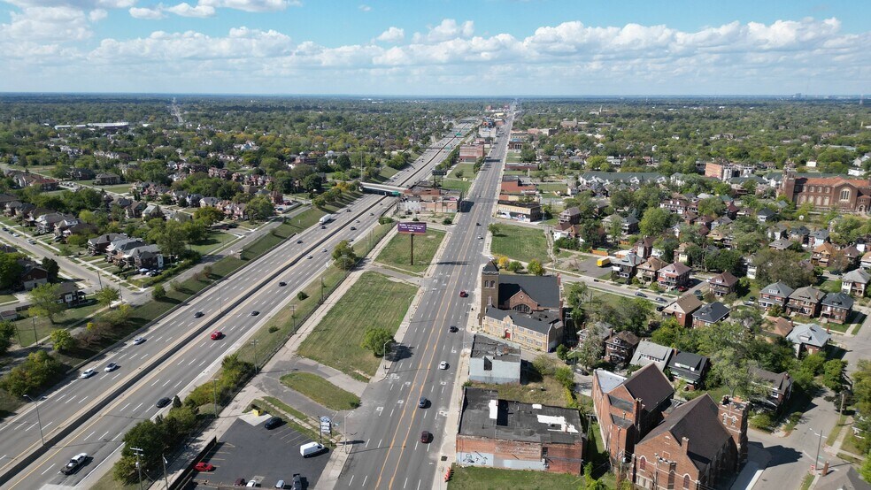 8359 Grand River Avenue, Detroit, MI for sale - Primary Photo - Image 1 of 4