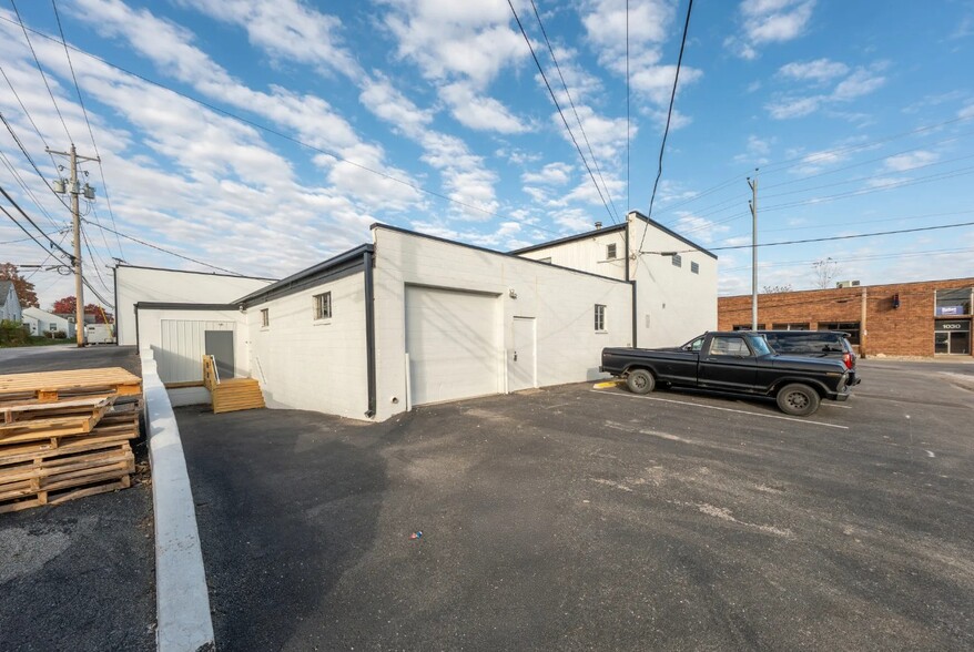 1055 W 3rd Ave, Columbus, OH for lease - Building Photo - Image 3 of 5