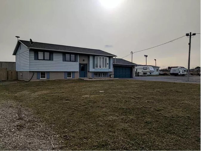 239 Mountain Rd, Grimsby, ON L3M 4E7