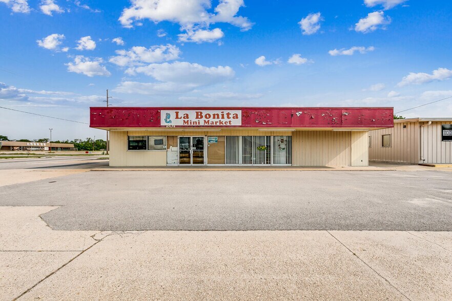 1804 W 4th St, Newton, KS for sale - Building Photo - Image 1 of 1