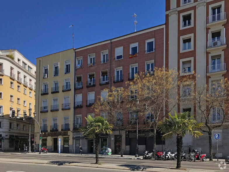 Multifamily in Madrid, Madrid for sale - Building Photo - Image 1 of 1