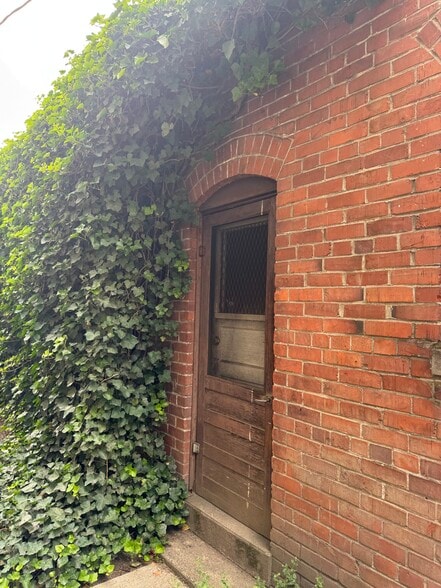 12670 SW Farmington Rd, Beaverton, OR for sale - Building Photo - Image 3 of 9