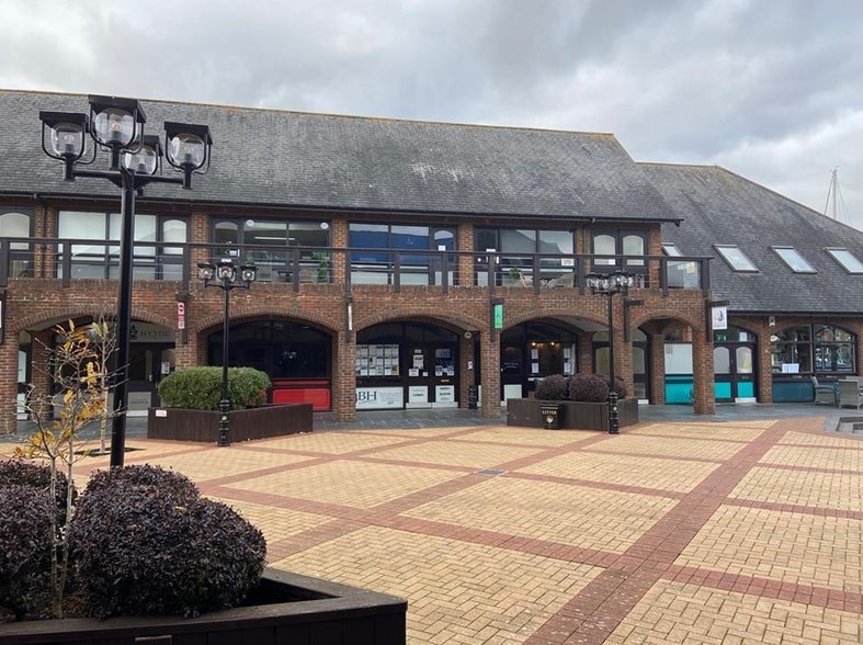 12-27 Shamrock Way, Southampton for lease - Building Photo - Image 3 of 3